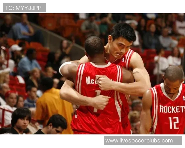 朱荣振的艺术之路与人生哲学探讨：从创作到传承的深刻思考